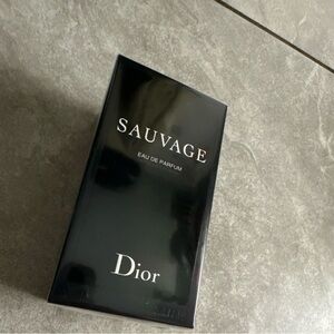 Dior Sauvage Eau de Parfum - Black Packaging